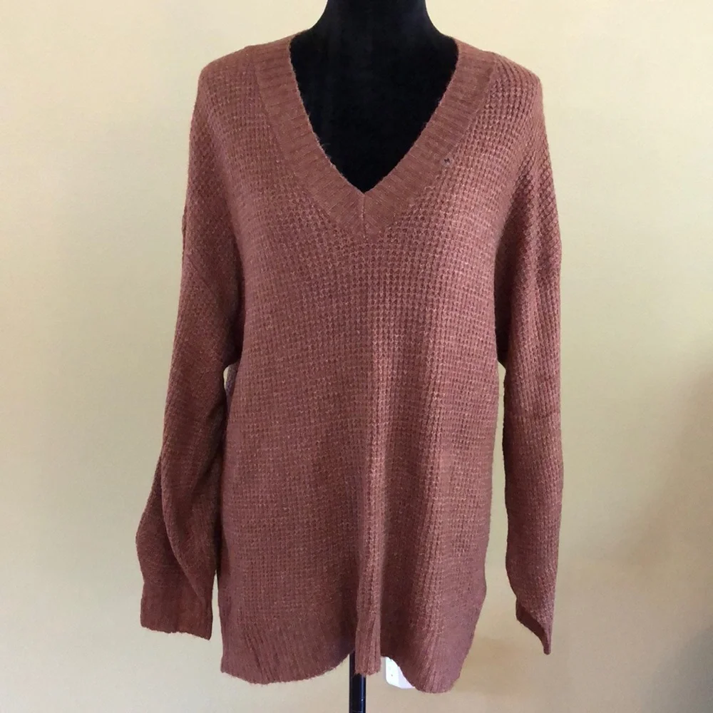 🔥NWT🔥 American Eagle Outfitters Women’s Oversized V-Neck Sweater - Picture 2 of 8
